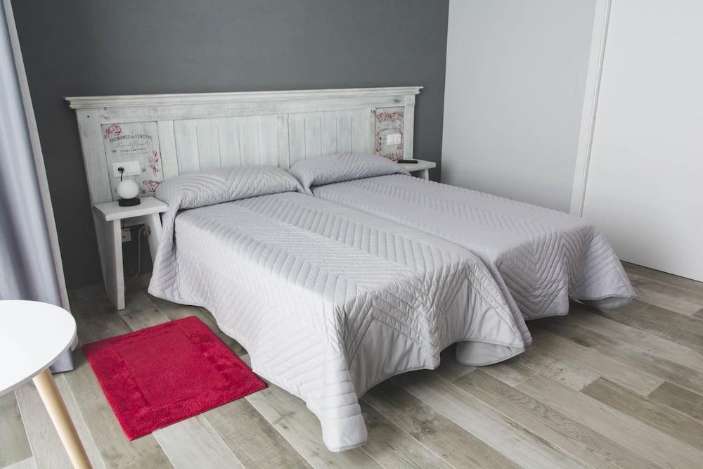 Hotel Mica Palas de Rei Екстериор снимка
