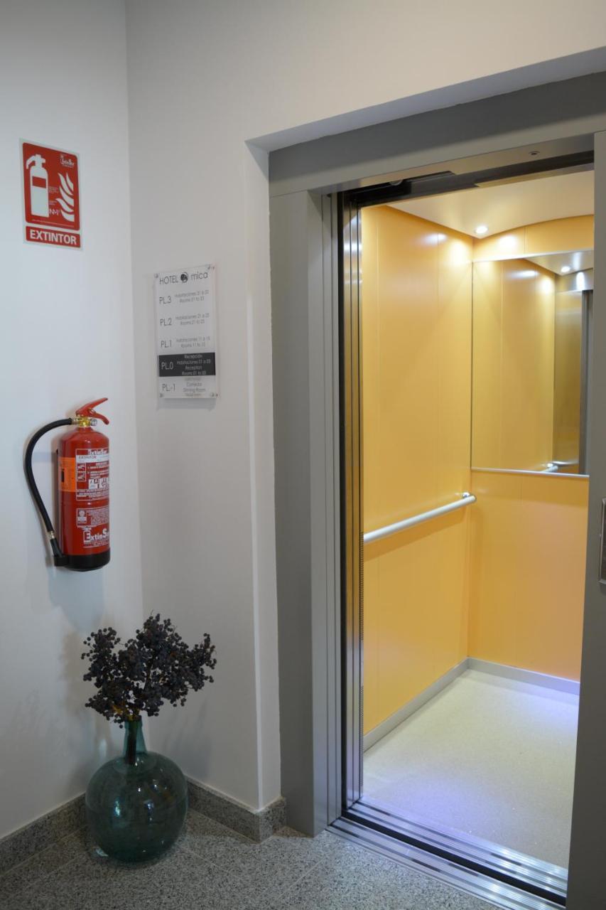 Hotel Mica Palas de Rei Екстериор снимка